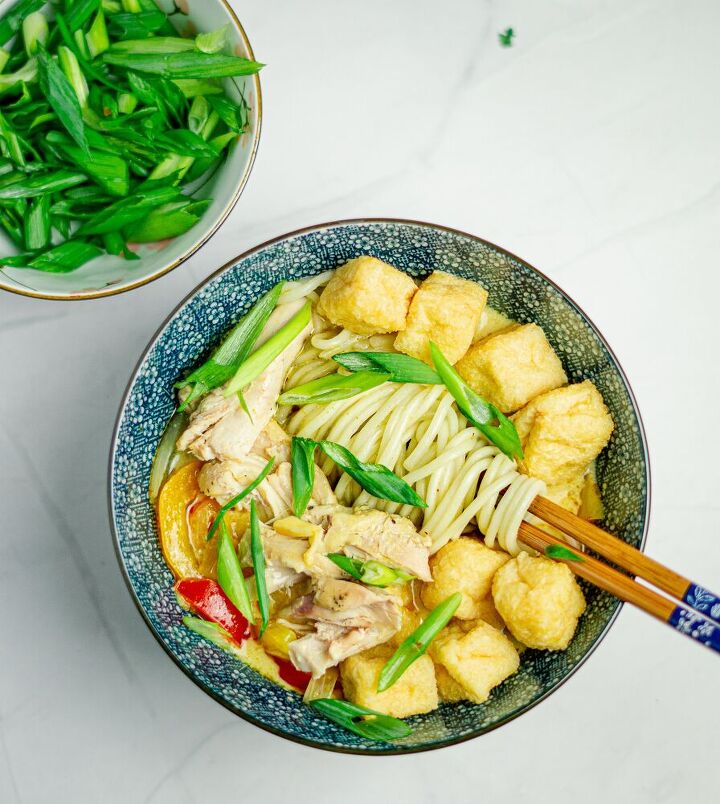 yellow curry noodle soup