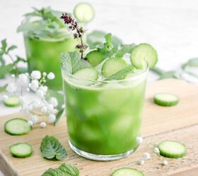 Homemade Apple Cucumber and Ginger Green Juice