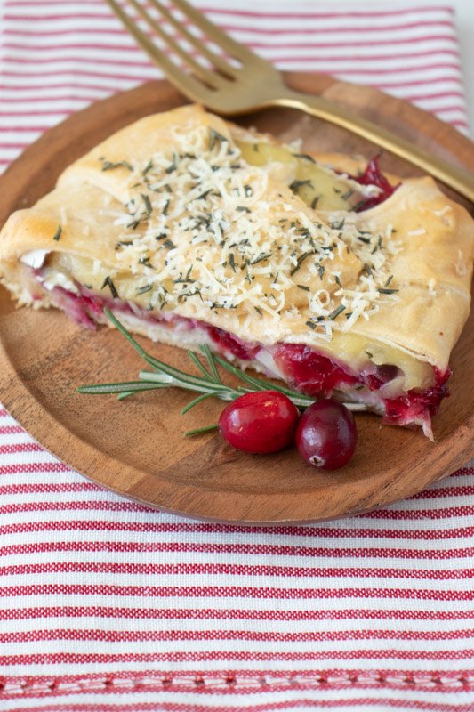 turkey cranberry and brie crescent or puff pastry braid