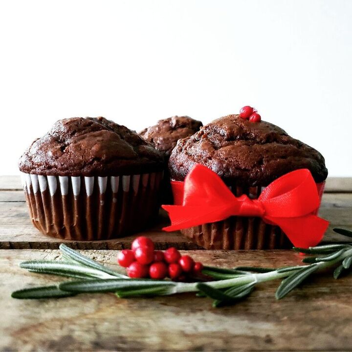 dark chocolate gingerbread muffins