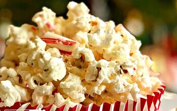 White Chocolate Peppermint Popcorn Munch