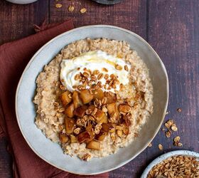Apple Cider Oatmeal With Caramelized Apples