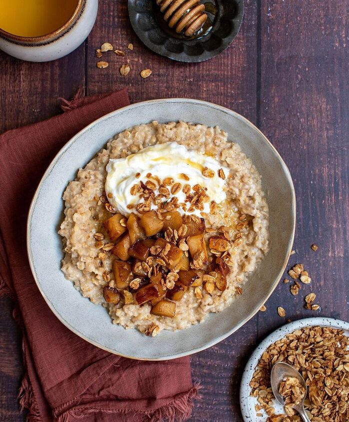 apple cider oatmeal with caramelized apples