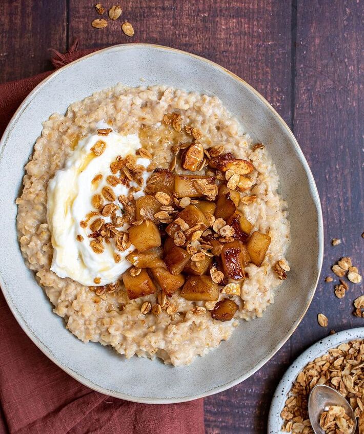 apple cider oatmeal with caramelized apples