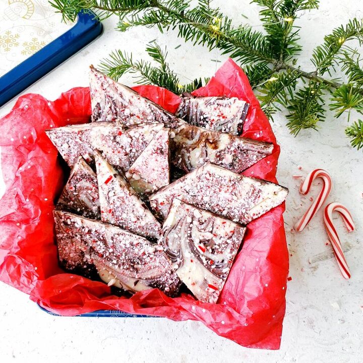 easy boozy peppermint bark