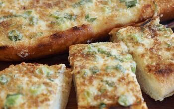 The BEST Cheesy Garlic Bread Spread