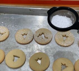 christmas linzer cookies with dark cherry cardamom jam, The powder sugar