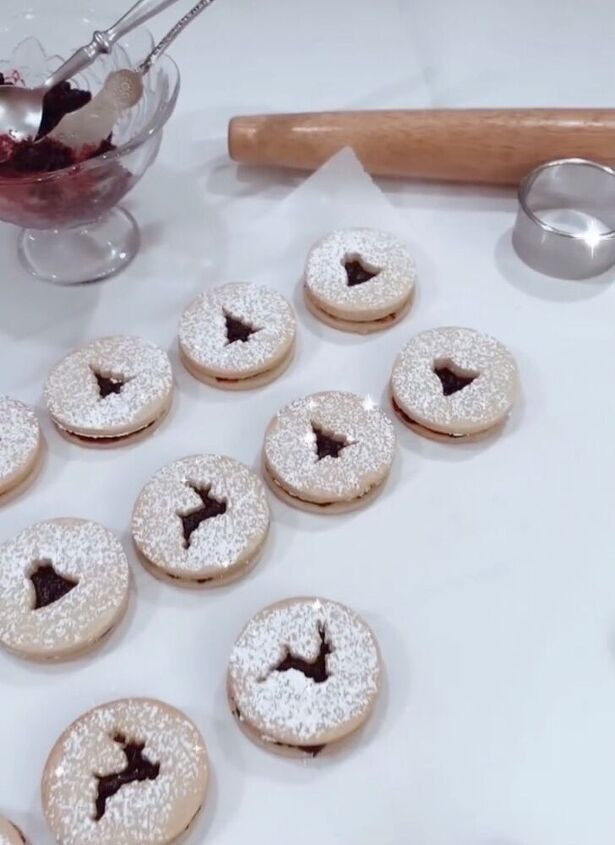 christmas linzer cookies with dark cherry cardamom jam, Voila