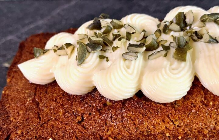pumpkinseed oil cake with cream cheese frosting