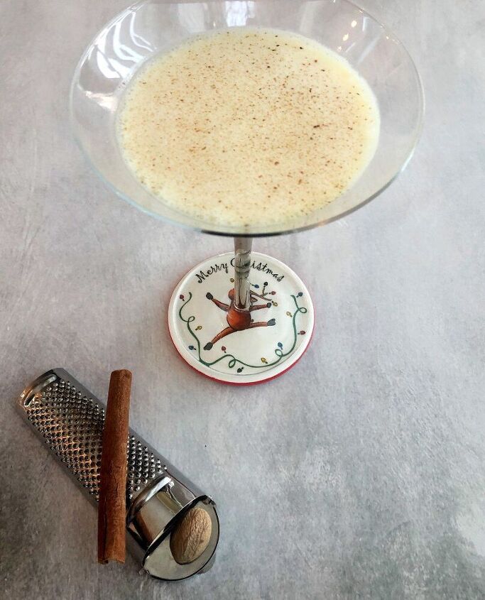 boozy eggnog cocktail