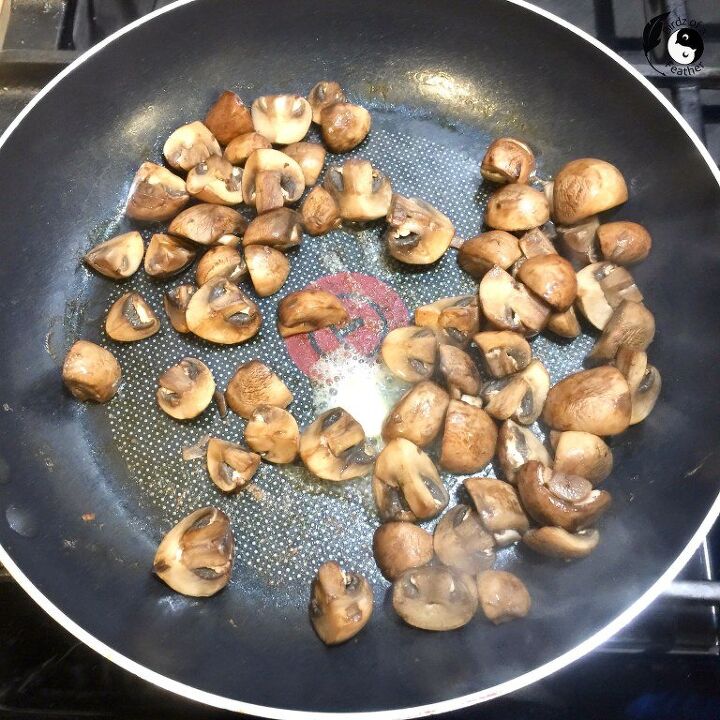 mushroom poutine