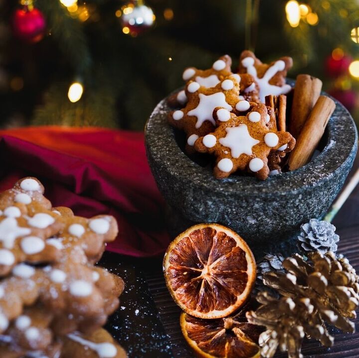 gingerbread snowflake cookies
