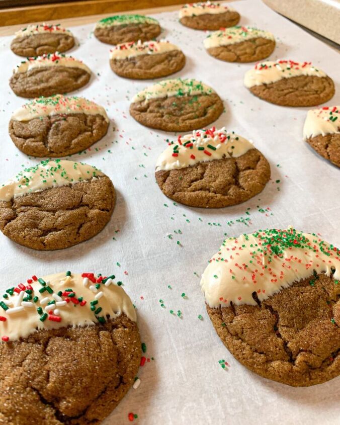 10 best christmas cookies to give out to your friends family, Ginger Molasses Cookies