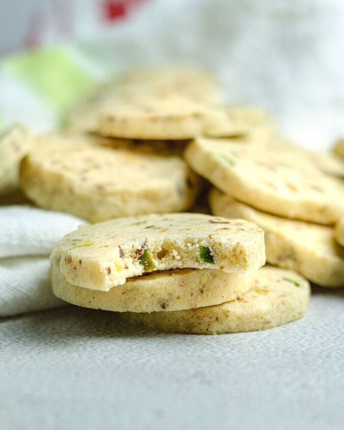 pistachio slice and bake cookies