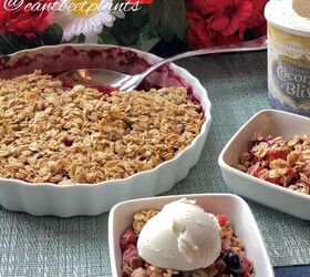 s 15 sugar free recipes for anyone looking to eat better in 2021, Berry Crumble