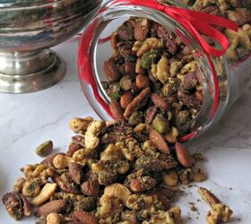 rosemary tarragon spicy mixed nuts, Spicy nuts in glass container