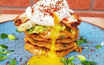 Sweetcorn Fritters With a Poached Egg and Sweet Chilli Halloumi