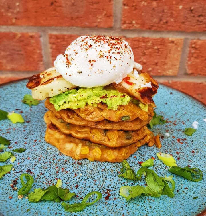sweetcorn fritters with a poached egg and sweet chilli halloumi