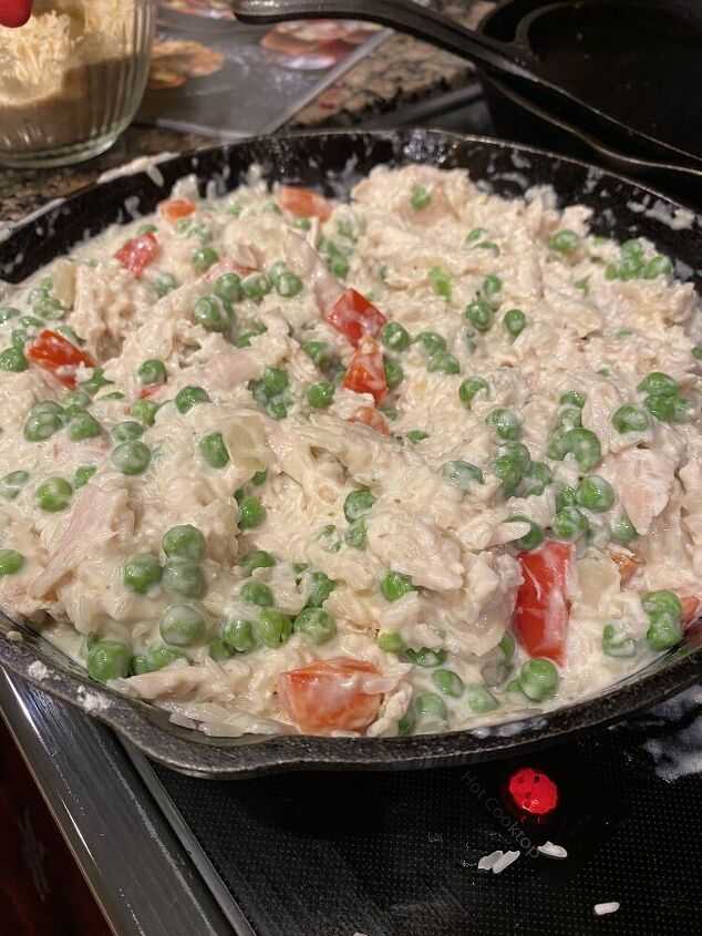 cheesy chicken and rice casserole, All ingredients in one skillet