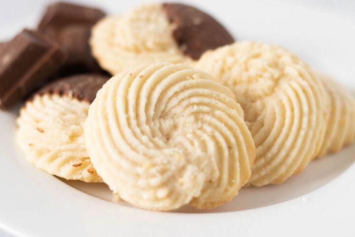swirled shortbread cookies