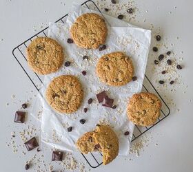 dark chocolate filled oatmeal raisin cookies with brown butter