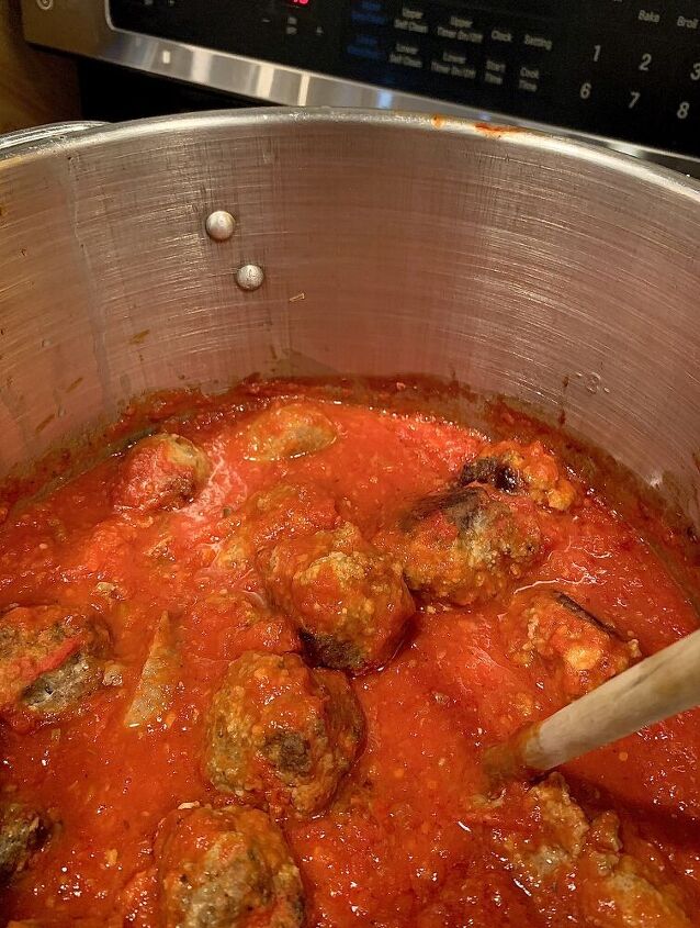 how to make sunday sauce with meatballs like a pro