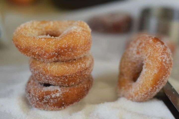 how to make donuts using can biscuit dough