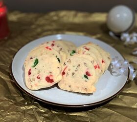 Made with a traditional shortbread, but filled with something so enjoyable to eat