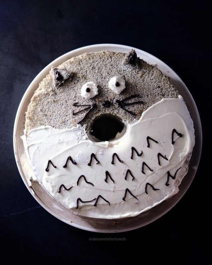 black sesame totoro chiffon cake