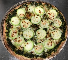 green pesto zucchini pizza