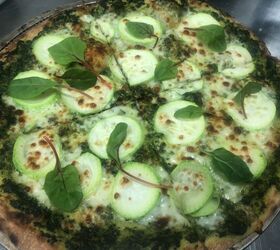 green pesto zucchini pizza