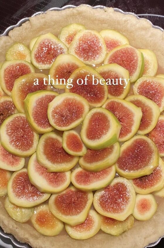 fresh fig tart with peach