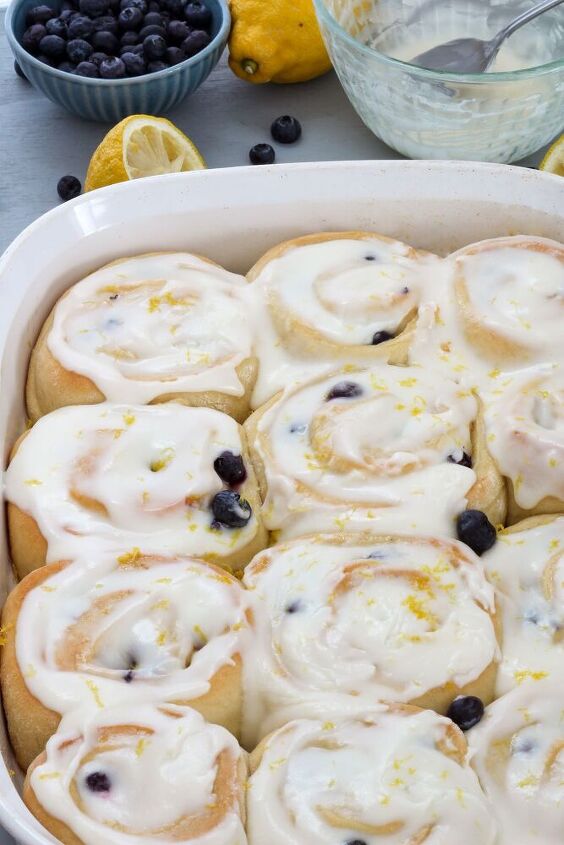 blueberry lemon sweet rolls