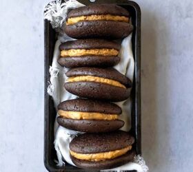 11 Of The Most Scrumptious Sandwich Cookies To Make This Winter