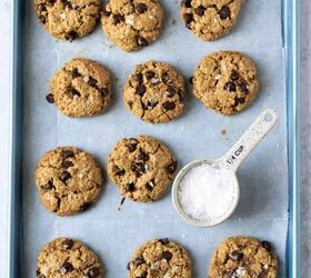 Easy Oatmeal Chocolate Chip Cookies