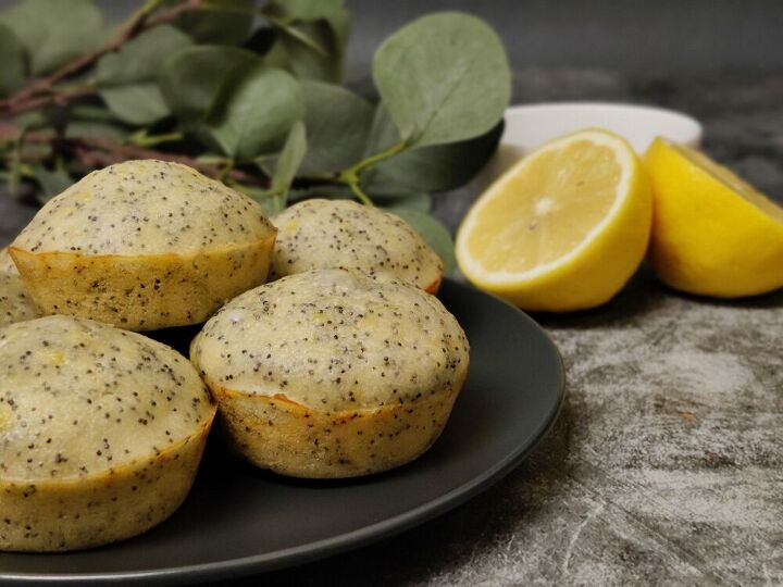 easy lemon poppy seed muffin vegan