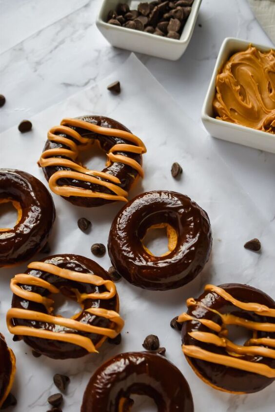 baked peanut butter donuts