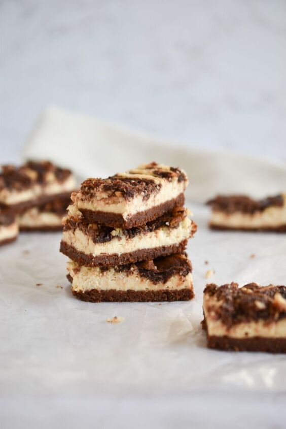 nutella swirl cheesecake bars, Creamy Filling and chocolately crust make this a delicious dessert