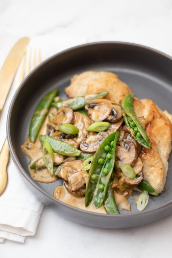 chicken with creamy mushrooms and snap peas