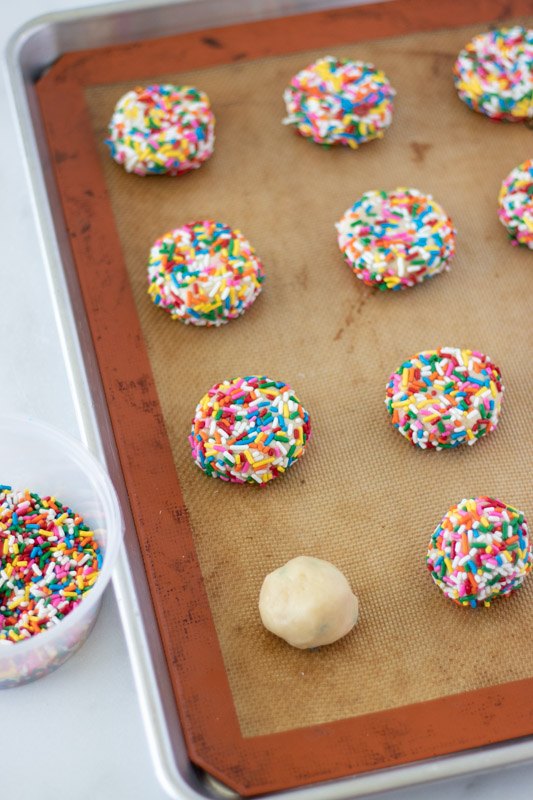 rainbow sprinkle cookies