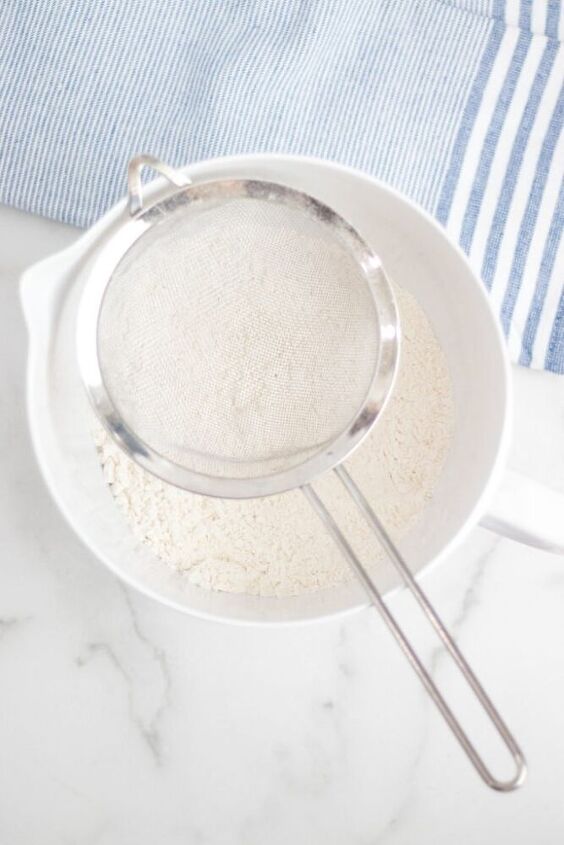 snickerdoodles, Sift dry ingredients