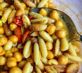 Fried Pasta & Chickpea Soup