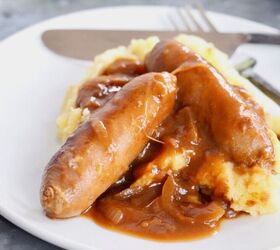 bangers and mash with milk stout gravy sausage and mashed potatoes