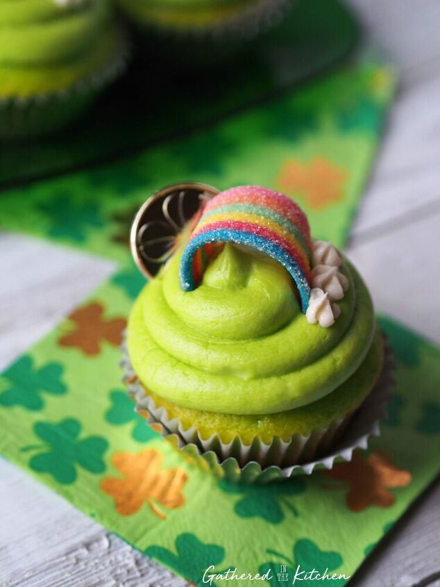 st patrick s day rainbow cupcakes