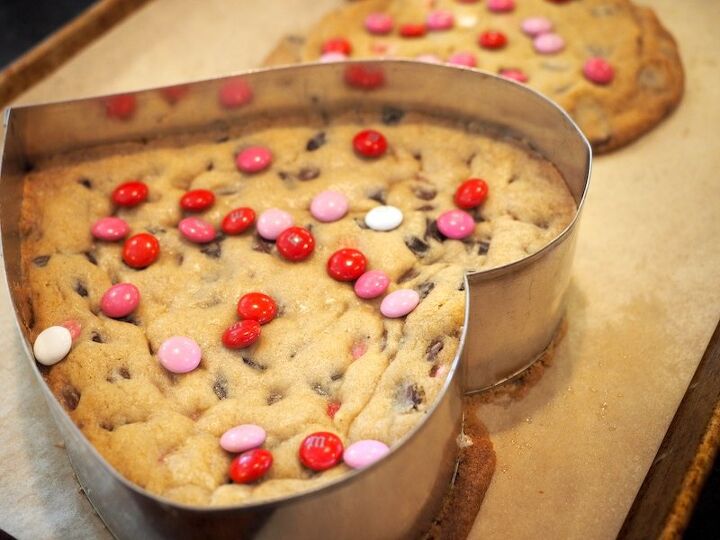 giant heart chocolate chip cookie recipe