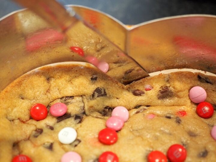 giant heart chocolate chip cookie recipe