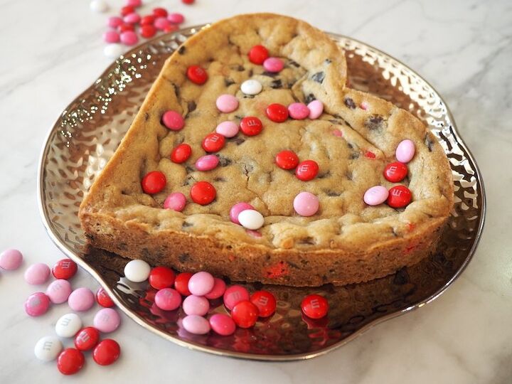 giant heart chocolate chip cookie recipe