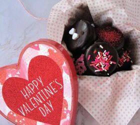Chocolate Covered Valentine’s Day Oreo Cookies