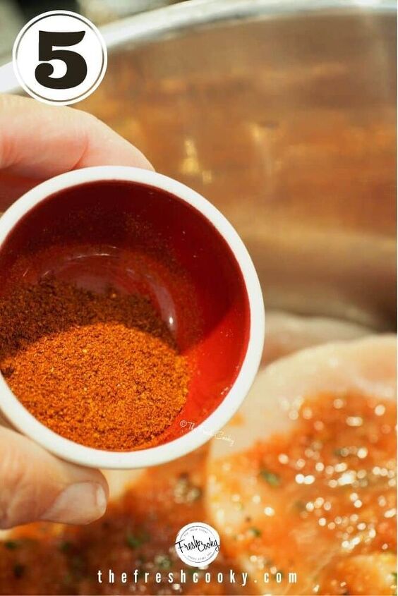 healthy crack chicken instant pot or slow cooker, Sprinkle in chili powder