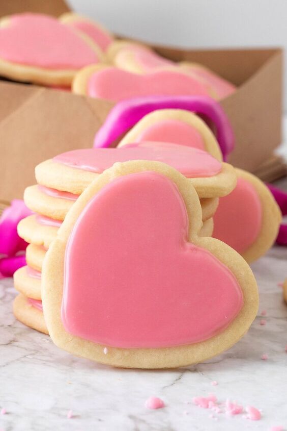 s 10 valentine s day treats that will win over anyone s heart, Valentine s Day Heart Cookies